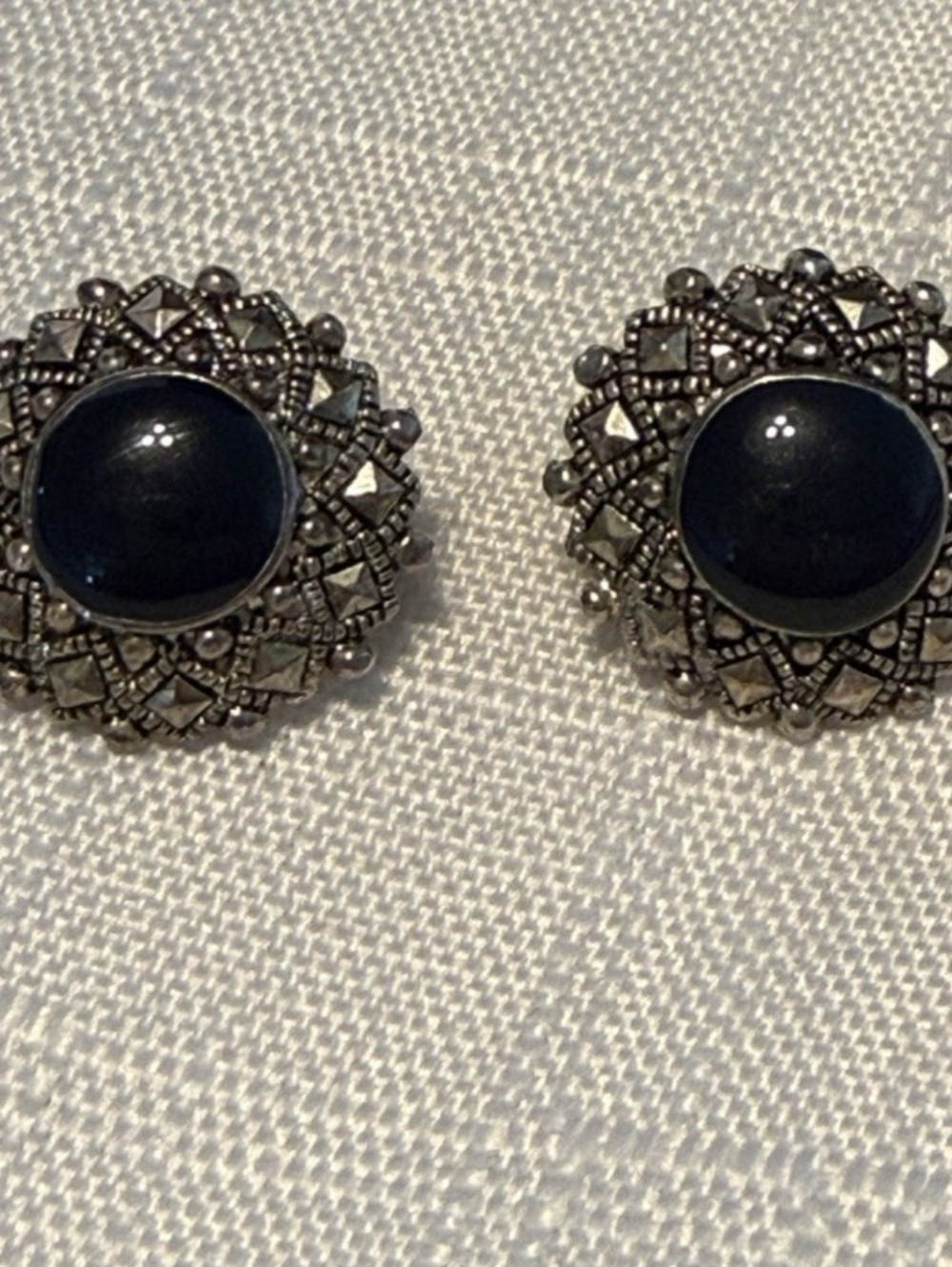 Vintage- Silver Toned Blue Satin Cats Eye Marcasite Clip On Earrings
